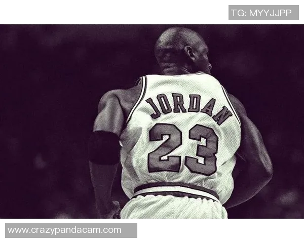 篮球明星传承与传奇：从乔丹到科比再到当代新星的辉煌历程