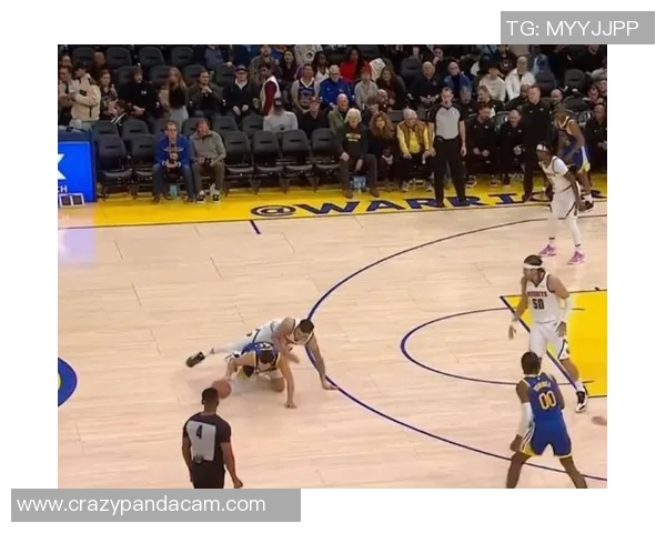 滑稽篮球明星的搞笑瞬间与精彩赛场背后的趣味故事